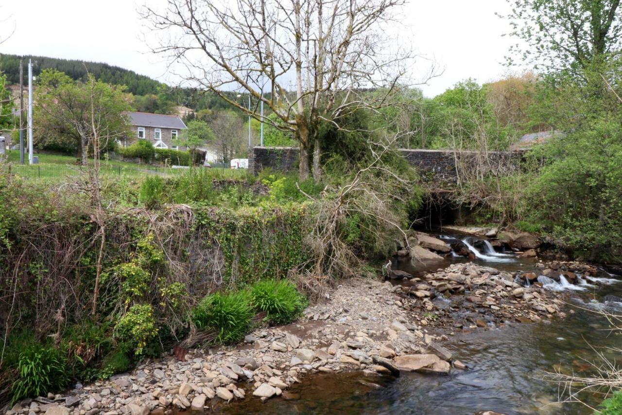 Riverside Great House In The Afan Forest Bike Park By Staystaycations Glyncorrwg Zewnętrze zdjęcie